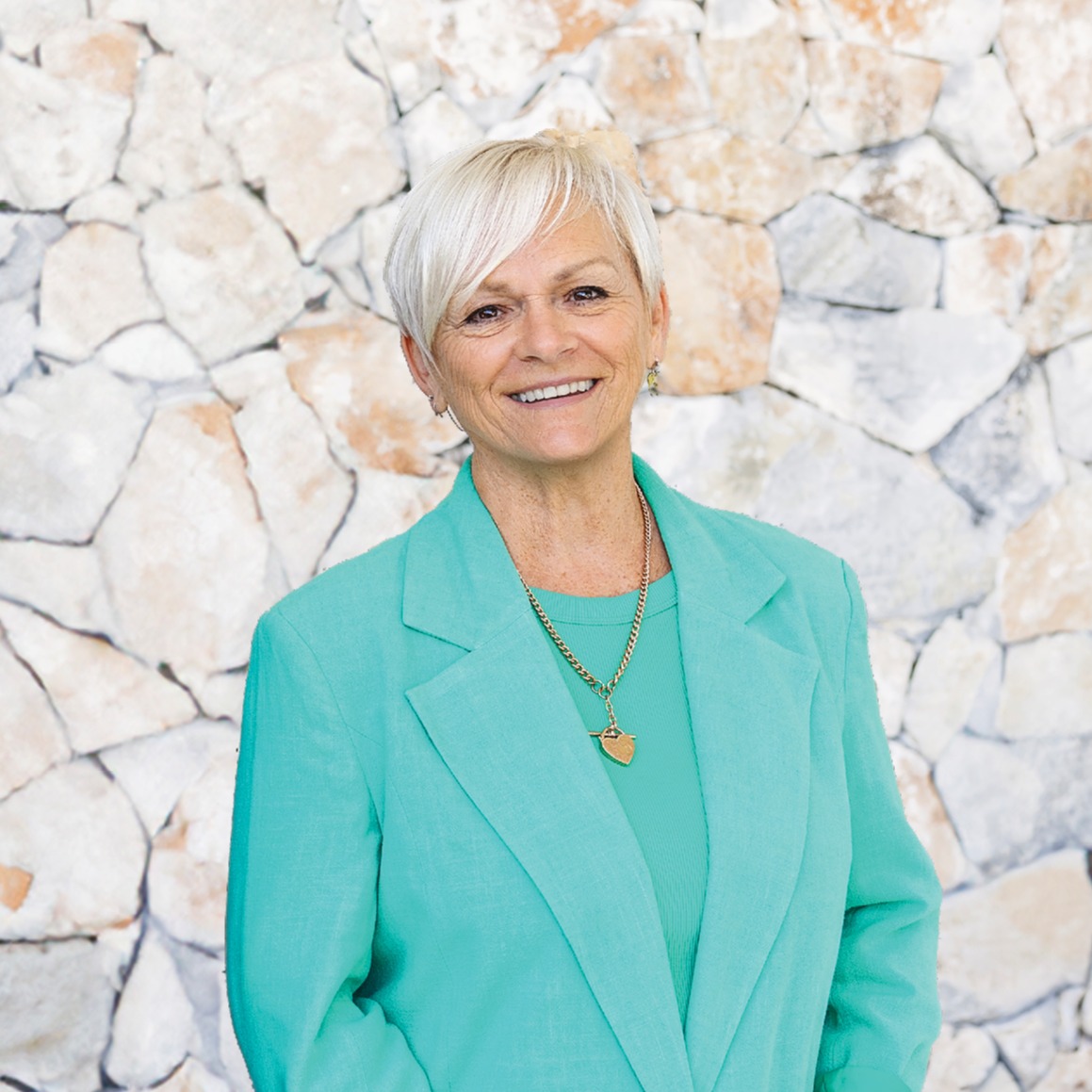 Deb Thompson Deb Thompson - Real Estate Agent in Caloundra | Harcourts Property ...