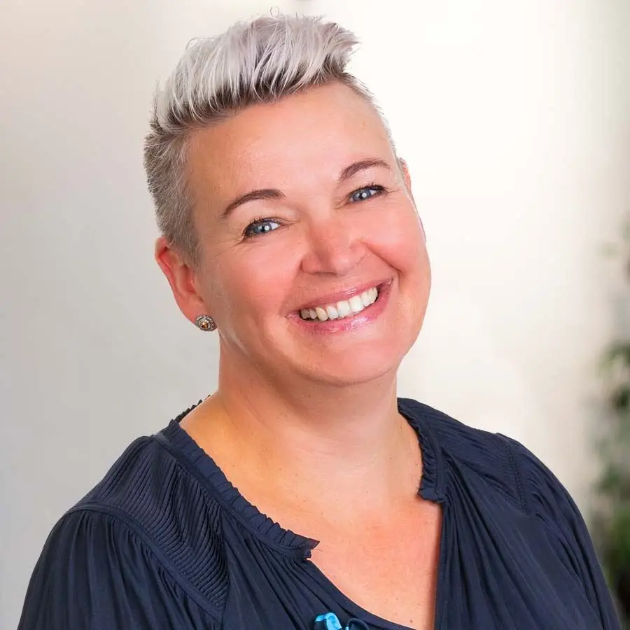 Angela Buswell, Licensed Real Estate Consultant