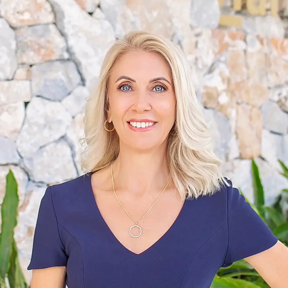 Vanessa King * Harcourts Property Centre Harcourts Australia