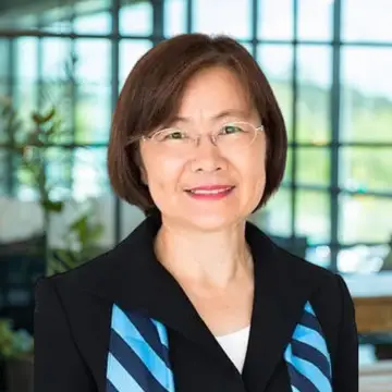 Shirley Lee