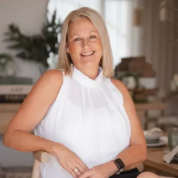 Shelley Coombe