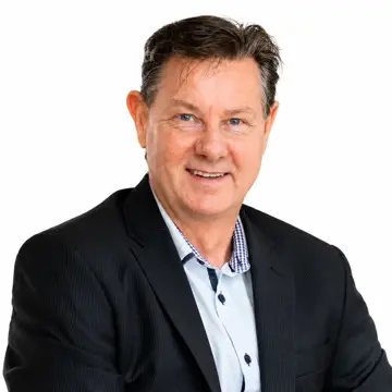 Steve Lewis